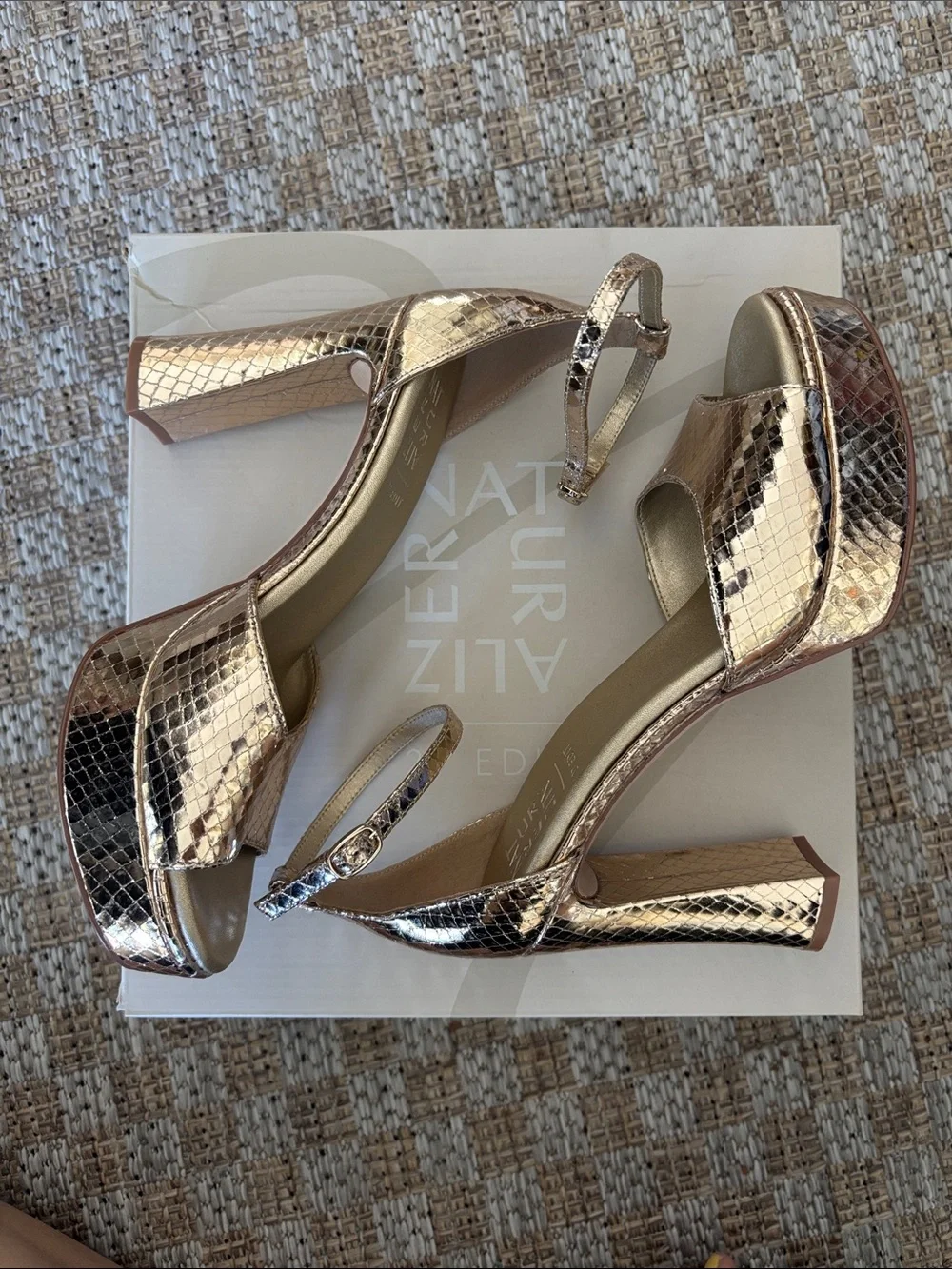 NATURALIZER Metallic Gold Platform Block Heel Sandals with Ankle Strap 8.5 NIB